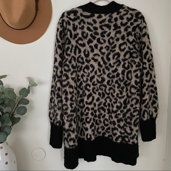 Cozy Leopard Print Eyelash Knit Cardigan - Picture 4 of 7